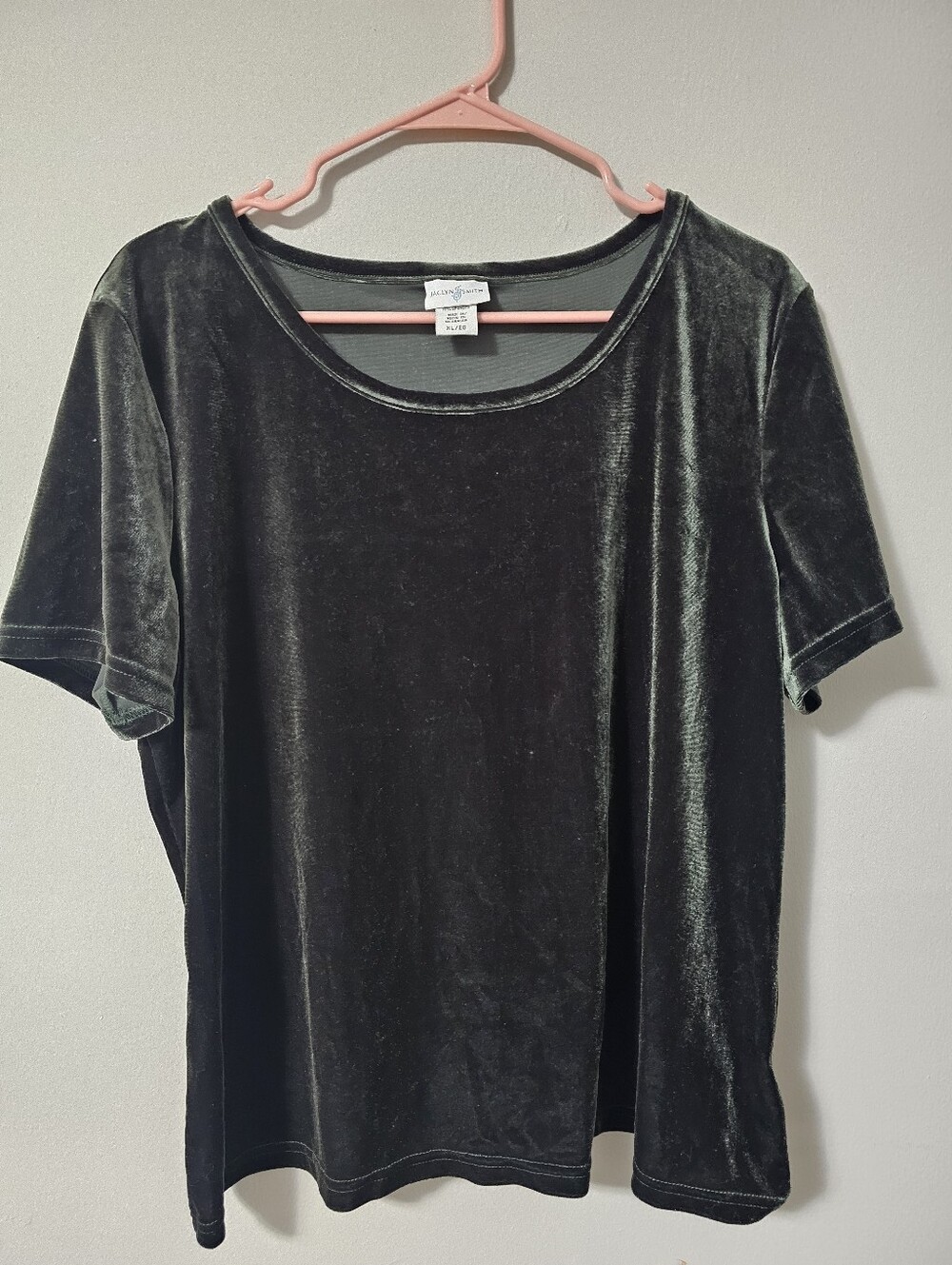Jaclyn Smith Short-sleeve Forrest Green Velvet Velour Top